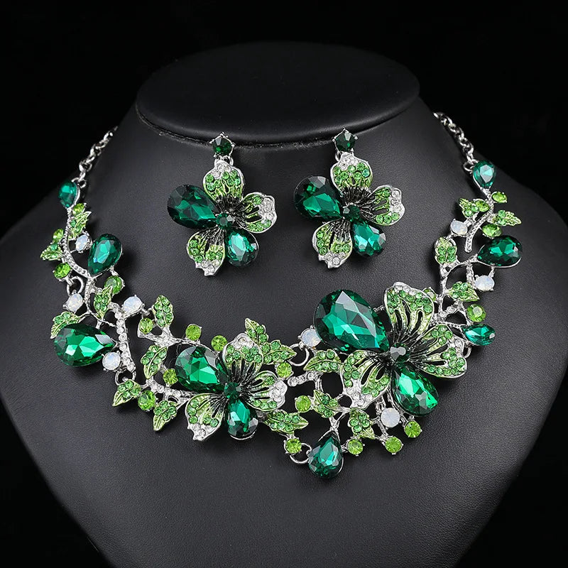 Luxury Retro Crystal Banquet Necklace