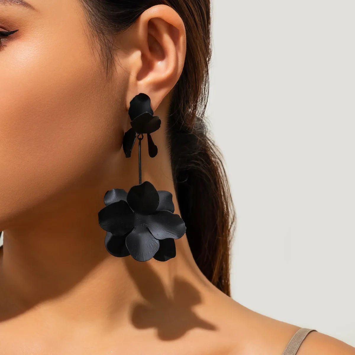 Trendy Metal Flower Drop Earrings