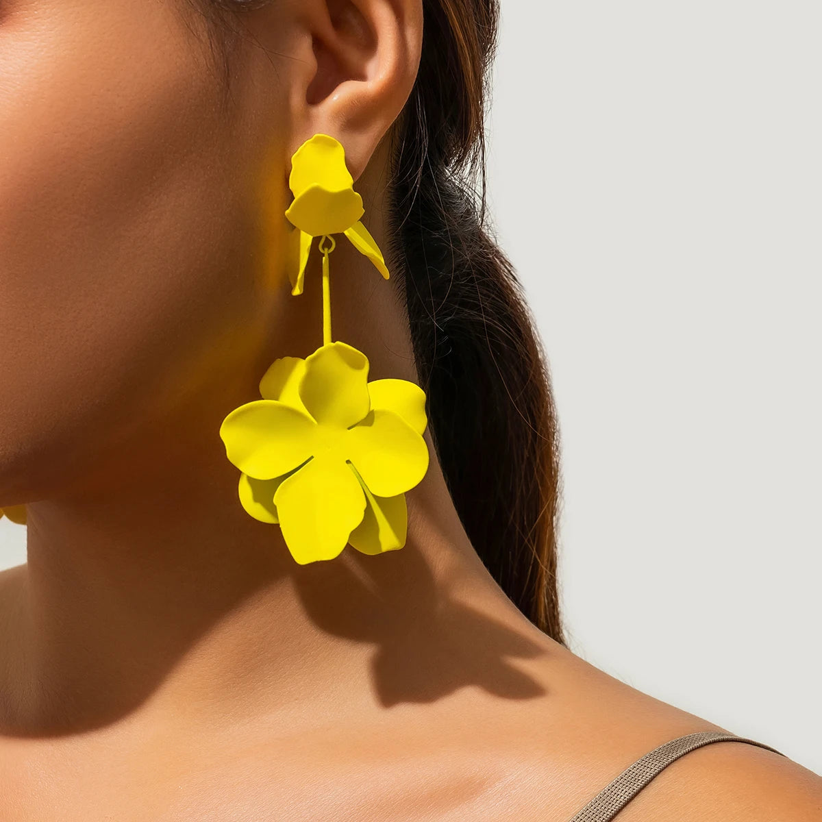 Trendy Metal Flower Drop Earrings