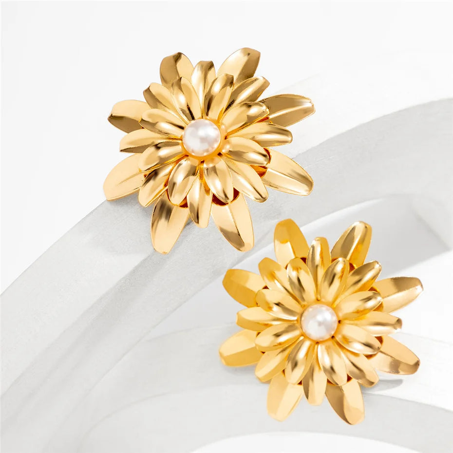 Vintage Metal Flower Stud Earrings