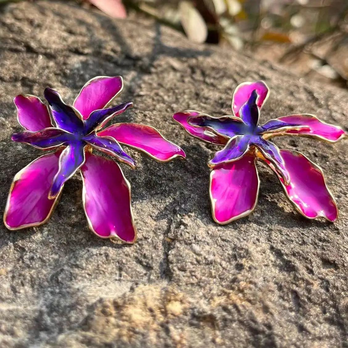 Elegant Lacquered Flower Earrings