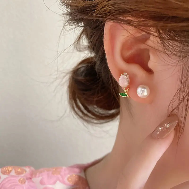 Tulip Pearl Stud Earrings