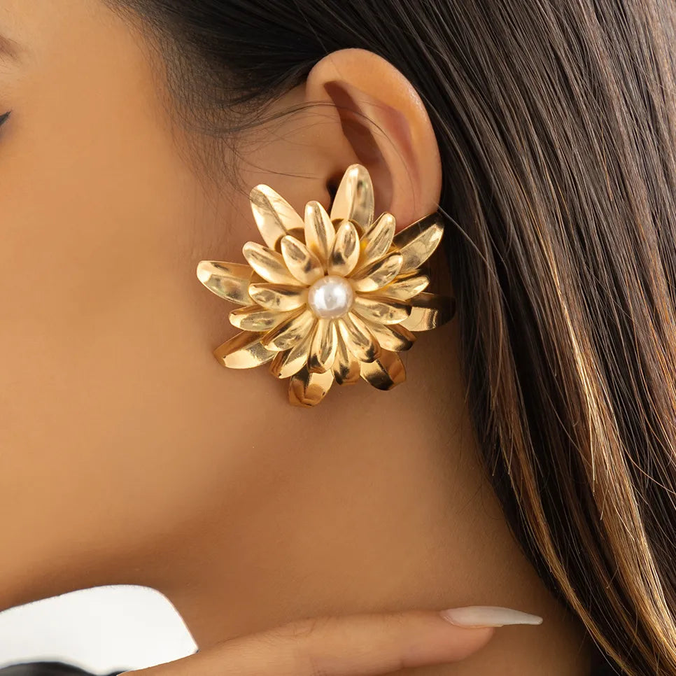 Vintage Metal Flower Stud Earrings